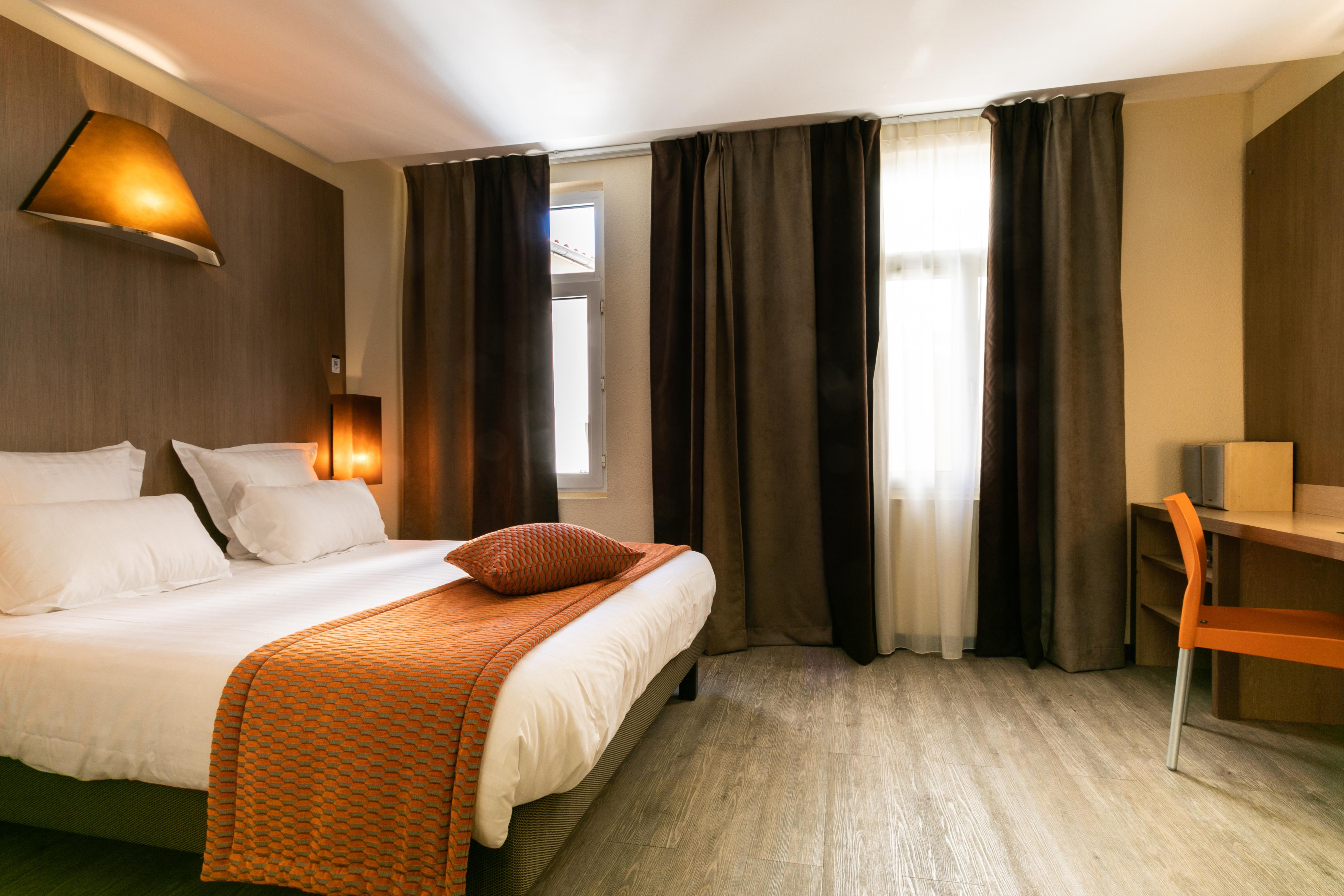 Carré Vieux Port 3*