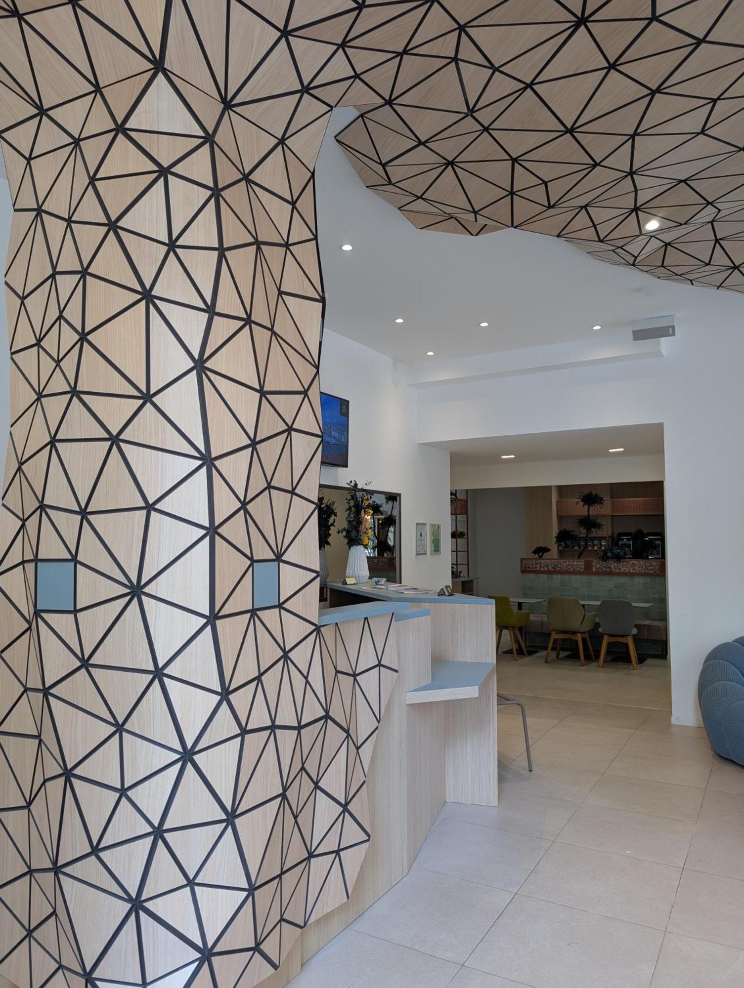 Carré Vieux Port Hotel 3*