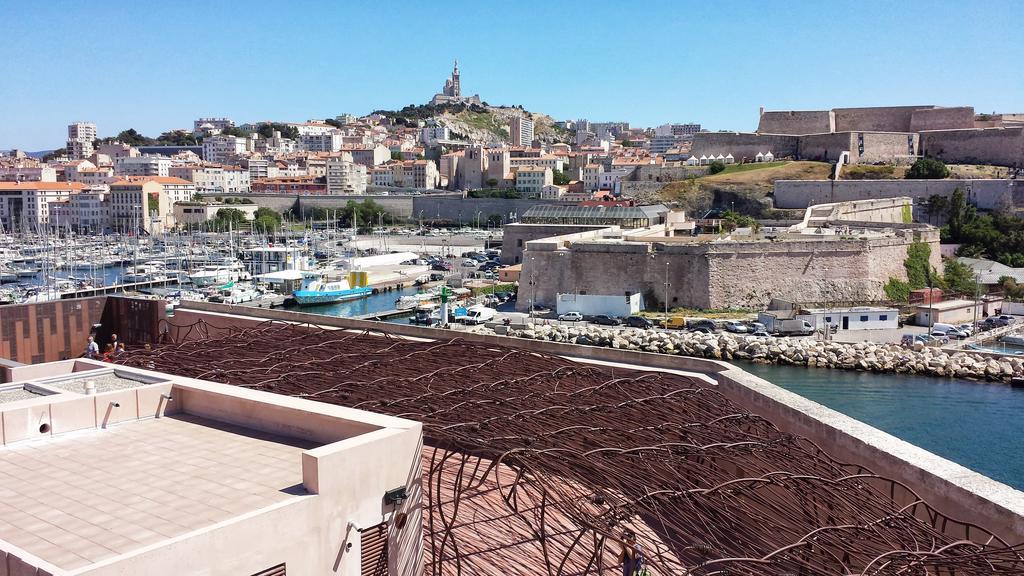 Carré Vieux Port 3*